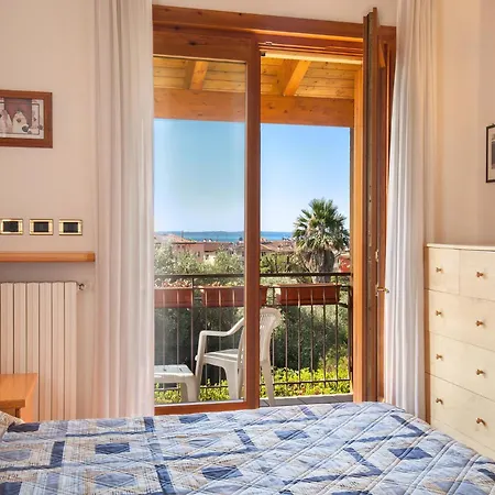 Casa Flora-grande A Апартаменты Гарда