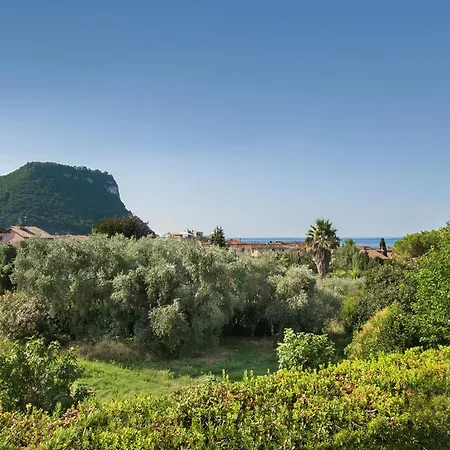 Casa Flora-grande A Garda *