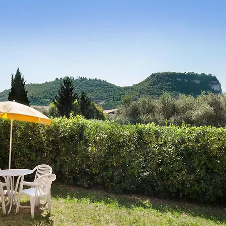 Casa Flora-grande A Garda Apartment