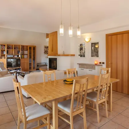 Casa Flora-grande A Garda Apartment *