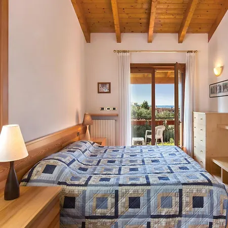 Casa Flora-grande A Garda Apartment *